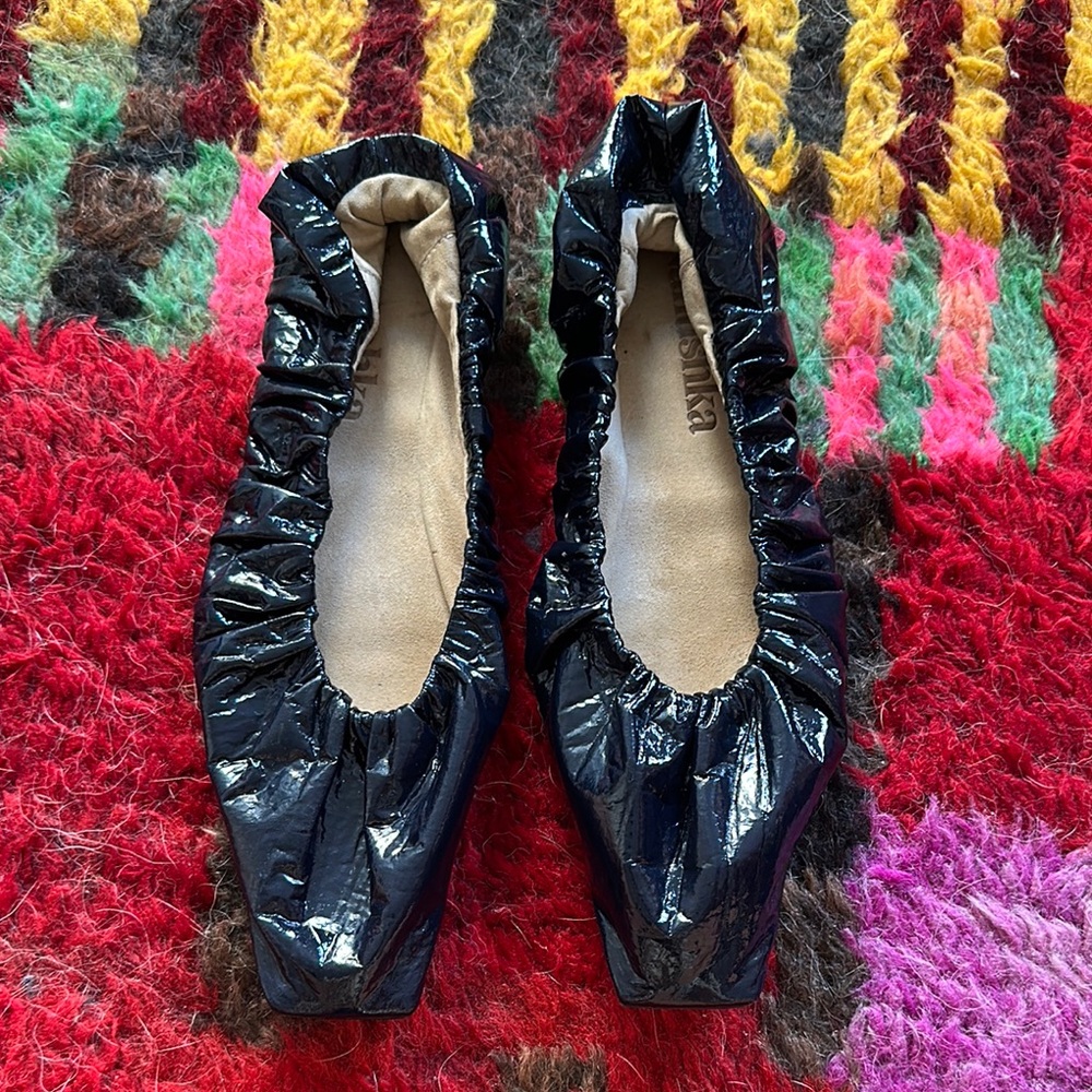 Nanushka patent leather flats navy blue